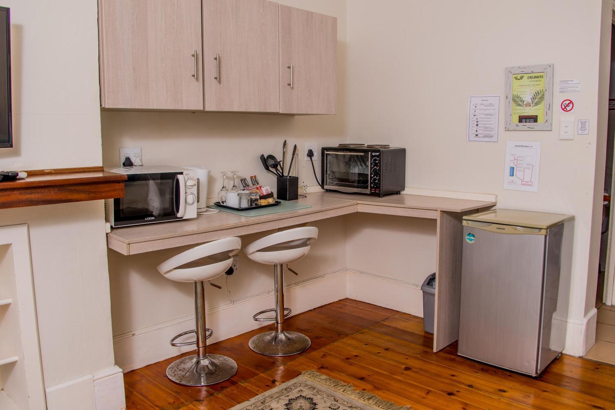 Dreamers Guesthouse - No Loadshedding King William's Town Extérieur photo